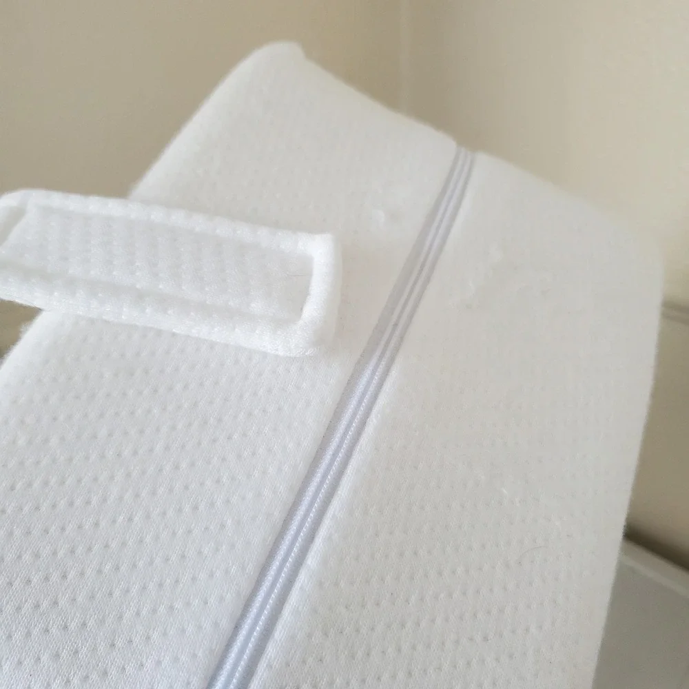 Everlasting Comfort Memory Foam Knee Pillow for Side Sleepers White with Strap